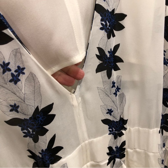 A.L.C. White with blue flowers silk sleeveless dress. Size 0. - Picture 9 of 12